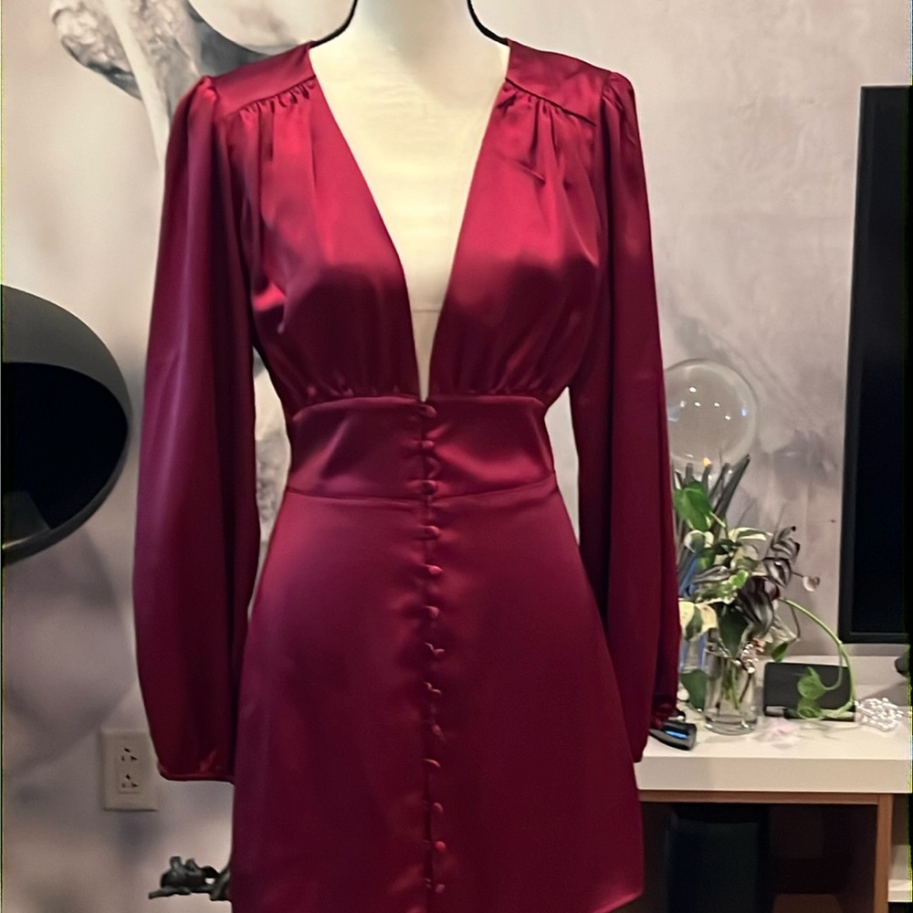 Burgundy dress, size M, new with tag